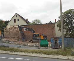 Gebäude Luisenstr. Hettstedt - Abbrucharbeiten mit Geländeregulierung und Gebäudesicherung